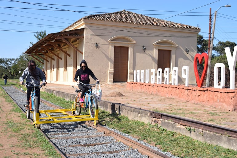 En Paraguarí, lo que fue la estación ferroviaria, es ahora aprovechada para el turismo a través del bicirriel.