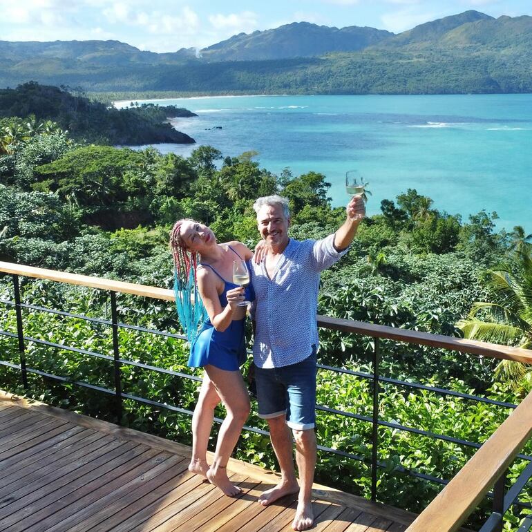 ¡Felices! Patty Gadea y su esposo Flavio, en Samaná, República Dominicana. (Instagram/Patty Gadea)