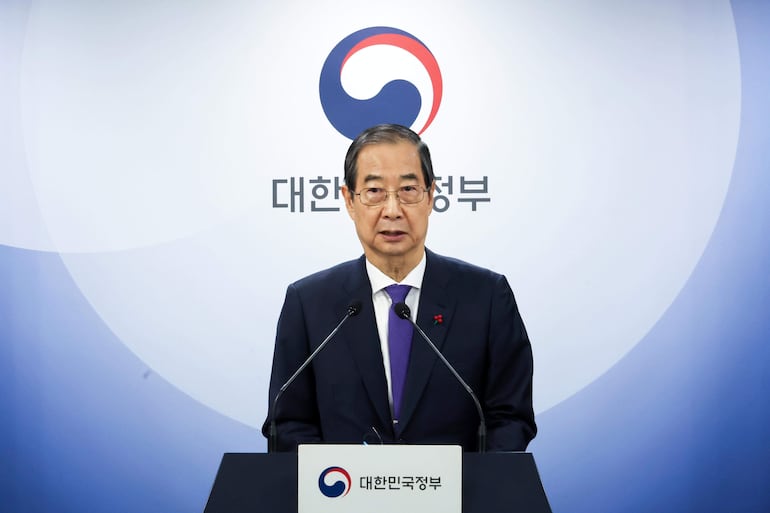 Han Duck-soo, presidente interino de Corea del Sur.