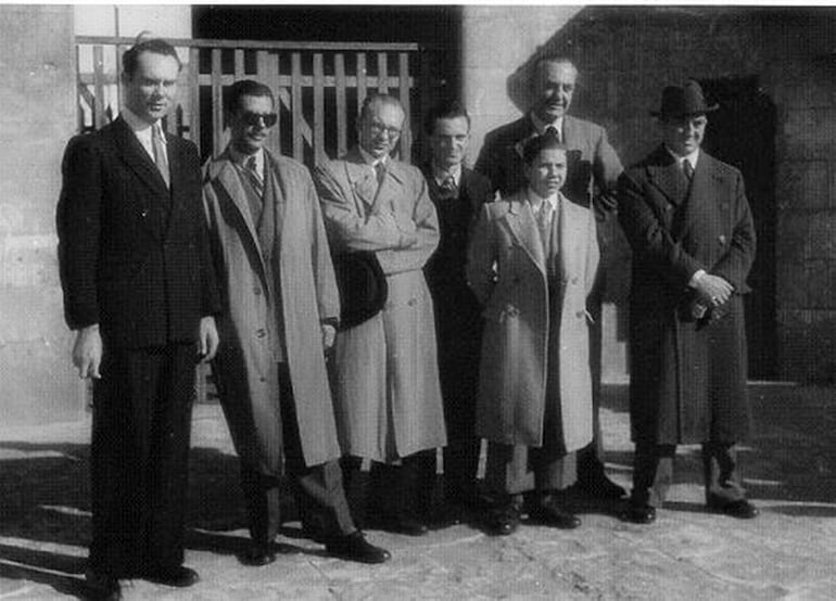 Torneo de Barcelona 1946. OKelly, Medina, Llorens, Wade, Pomar, Golmayo y Najdorf (Foto Joaquín Travesset).