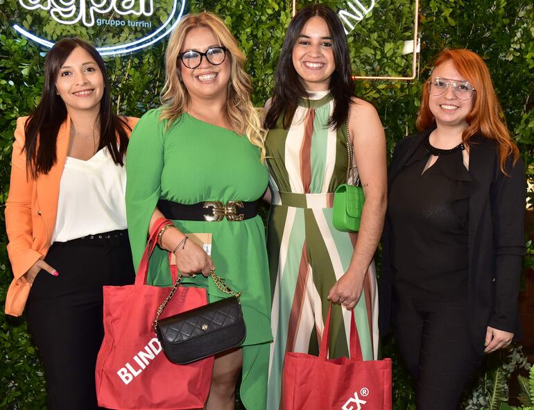 Daiana Díaz, Irma García, Arami Páez y María Báez.