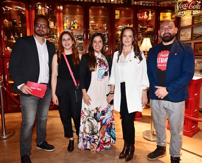 Jorge Ratti, Stephanie Dragotto, Alejandra Goméz, Melina Bogado y Ángel Almada.