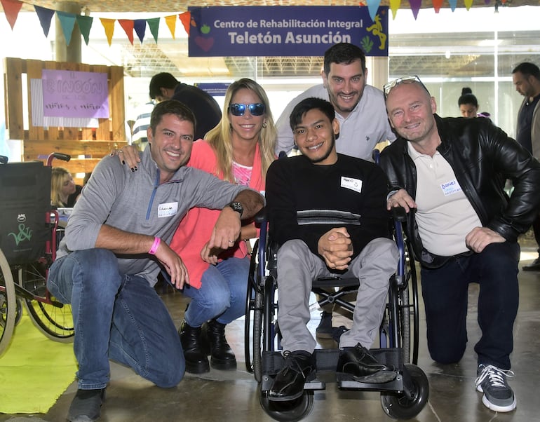 Eduardo Borgognon, Bettina Pérez, Mario Vallejos, Víctor Ibarrola y Daniel Baudelet.