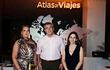 Alejandra Burró, CEO de Boarding Pass; Hernando Lesme, gerente general de Banco Atlas, y Cinzia Rosini, gerente de Marketing de Banco Atlas.