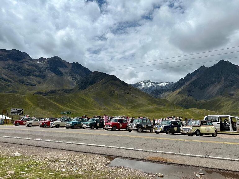 Una parada en La Raya, a 4.800 msnm entre Puno y Cuzco, Perú.