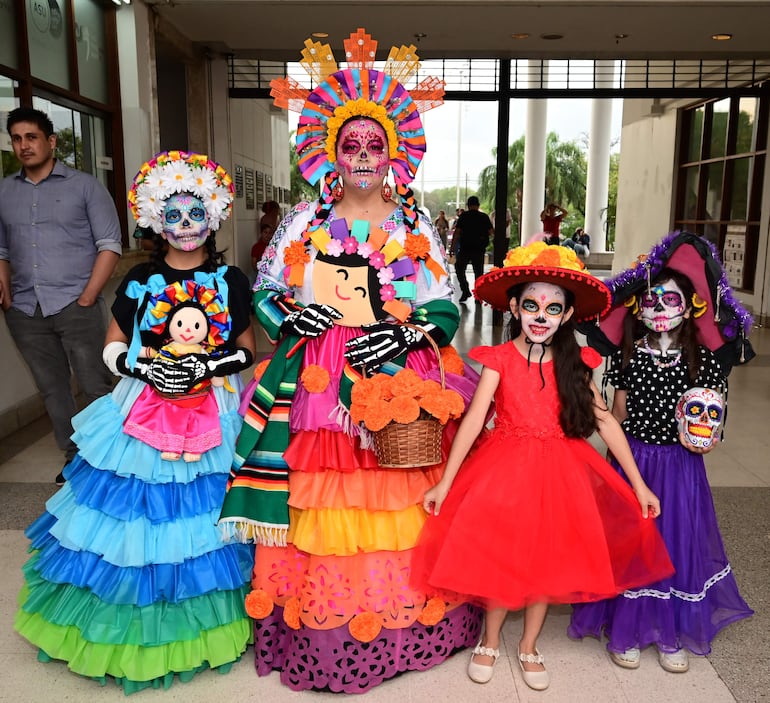 Nazarena Velázquez, Mariana Velázquez, Emma Hermida y Anamika Báez. 