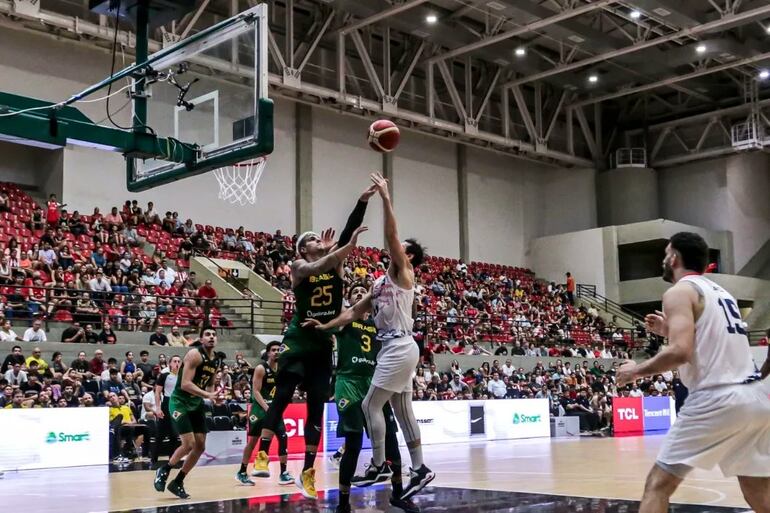 La selección paraguaya de Básquetbol perdió con Brasil por la segunda fecha de la primera ventana del Clasificatorio a la Americup 2025 en la SND Arena, en Asunción.