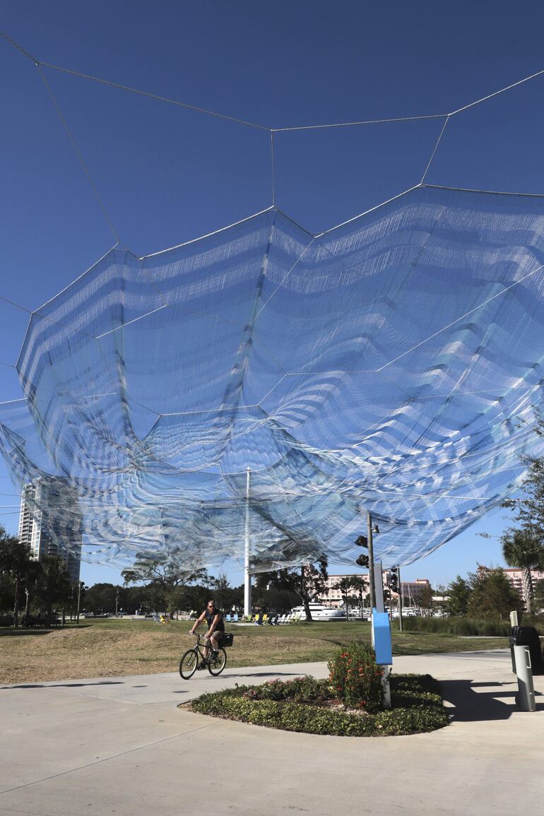 Esculturas con evocación marina ideales para el paseo a pie o en bicicleta.