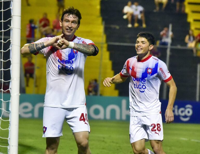 Fernando Fernández (32 años), goleador azulgrana e histórico.