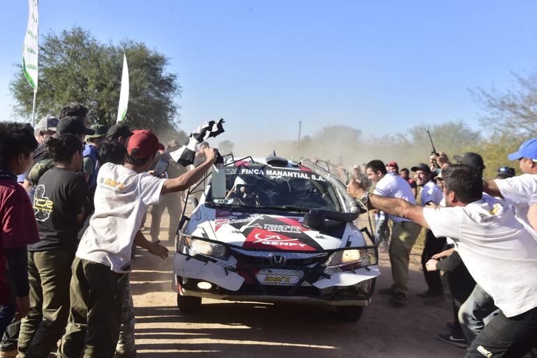 Enrique Benítez y Nelson Vera, con un Honda Civic, son los ganadores del Rally del Chaco 2023 en la categoría F2.