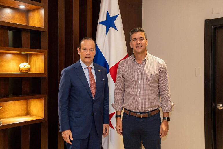 Peña llegó a Panamá para reunirse con su homólogo panameño, José Raúl Mulino, y participar en un foro económico regional organizado por el Banco de Desarrollo de América Latina y el Caribe (CAF). EFE/ Cancillería de Panamá
