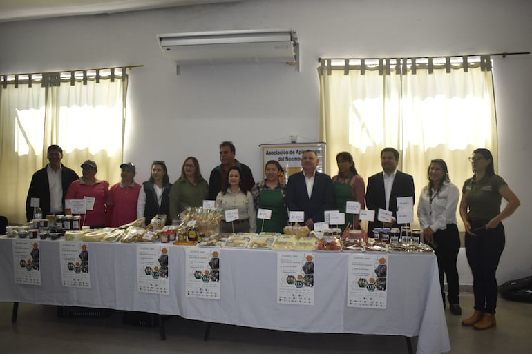 Productores de los 16 distritos de Ñeembucú, participarán de la feria de agricultura familiar campesina a realizarse el próximo 5 de octubre en la plaza de los Héroes de Pilar.