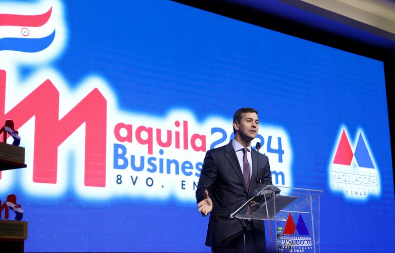 Santiago Peña en la apertura de la octava edición del “Maquila Business Forum 2024”.