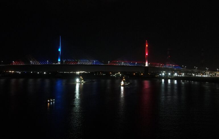 Este domingo se inauguró oficialmente el puente Héroes del Chaco.