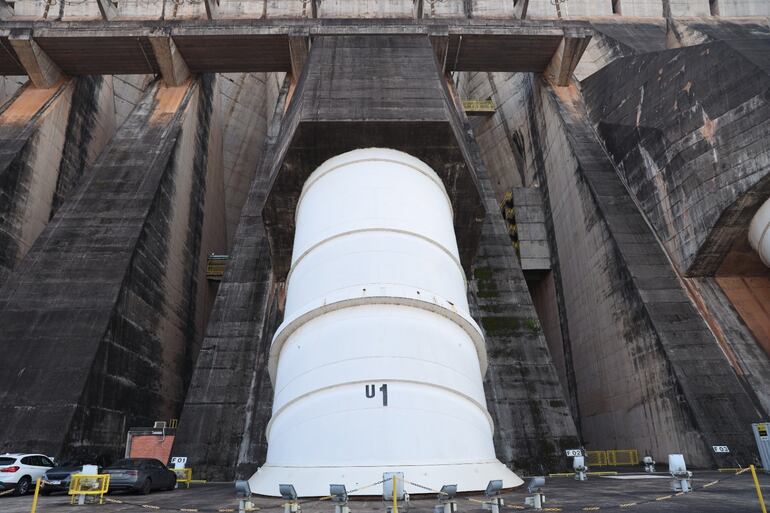 Itaipú realiza mantenimiento preventivo nonamestral a la U1.