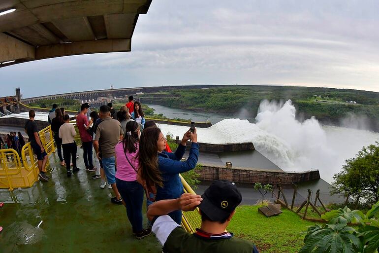 Visitar el complejo turístico de la Itaipú Binacional es una buena opción para las vacaciones de invierno.