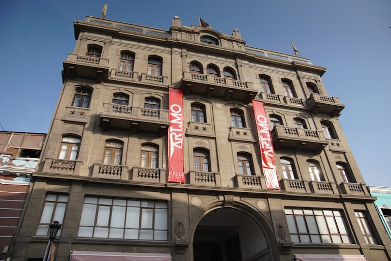 Fachada de la Casa Fugaz, donde se llevarán a cabo las exposiciones del Festival de Arte Contemporáneo ART.MO en Perú.