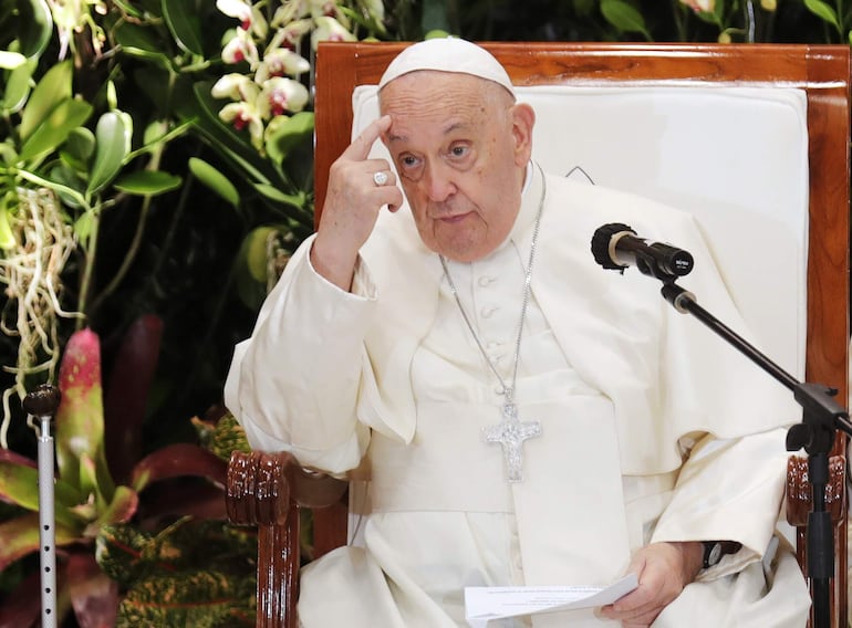 El papa Francisco durante un encuentro con jóvenes en Yakarta, Indonesia.