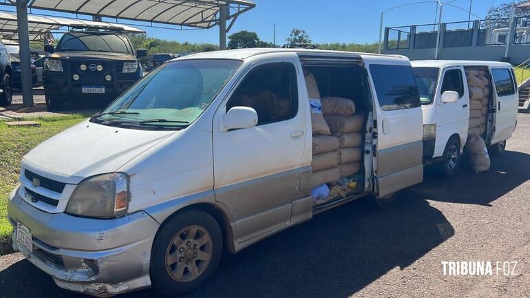 Los furgones paraguayos con carga de leche de contrabando incautados en Brasil.