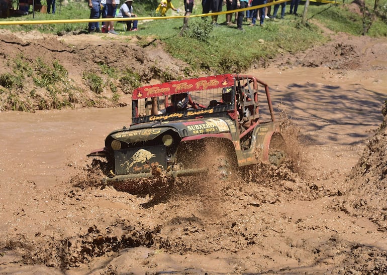 Gran desempeño del Jeep Willys de Nery González y Cristian Cantero para ser los ganadores de la Clase TT4N y cuartos en la general.