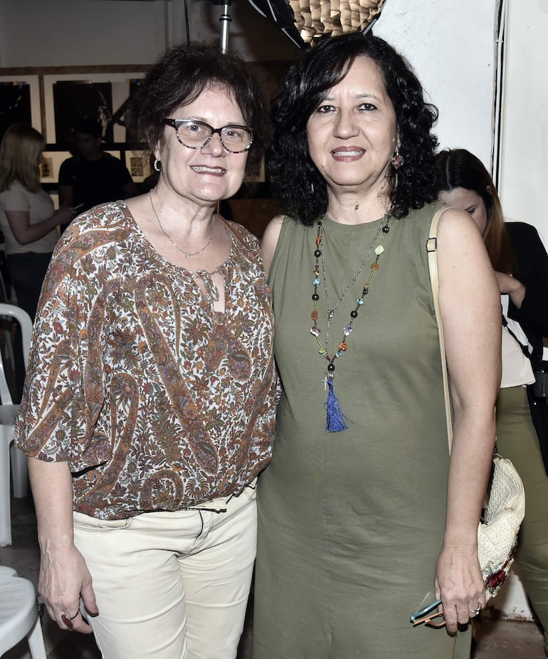 Teresita González y Gloria Velilla.