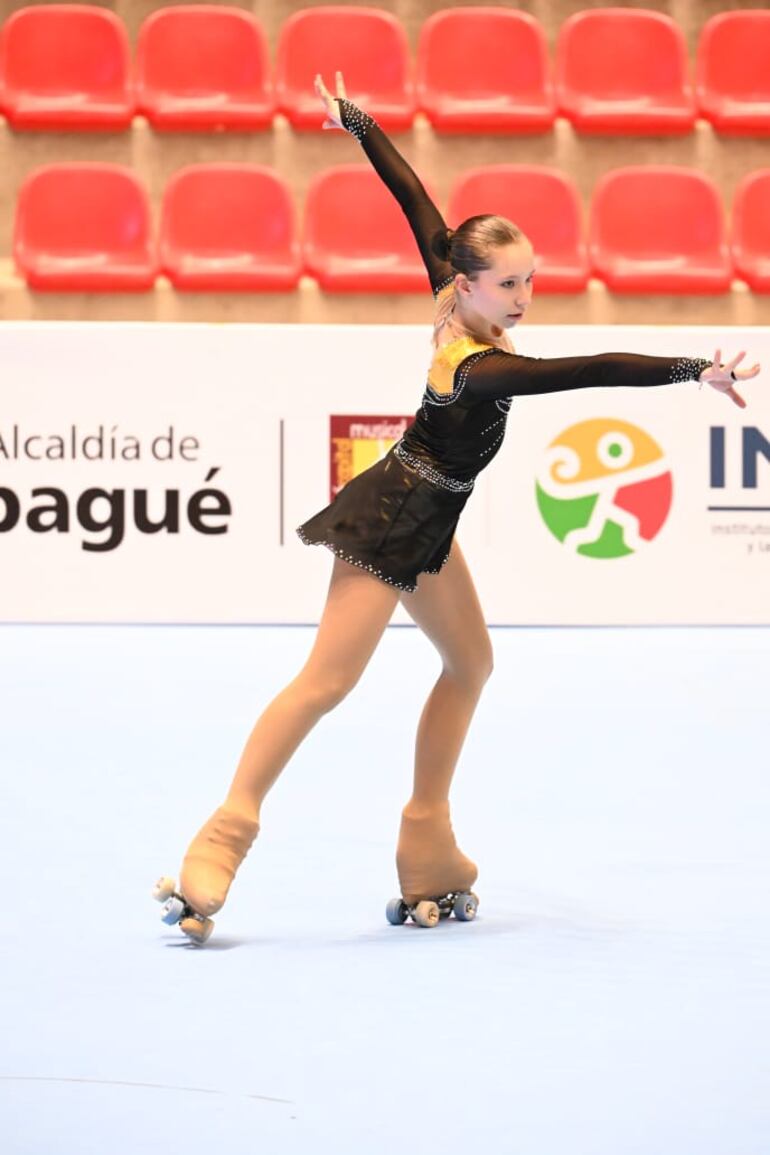 Kathya Soszko en plena pista de patinaje en Ibagué, Colombia, hace solo unos días. (Gentileza)