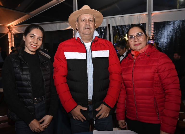 Elena Barressi, Jorge Barressi y Gloria Barressi.