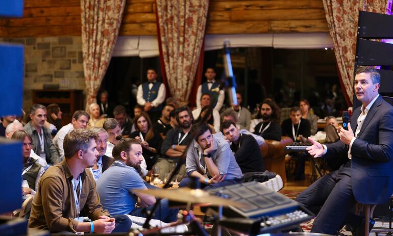 Santiago Peña en el Foro Empresarial Llao Llao, realizado con Bariloche - Argentina.