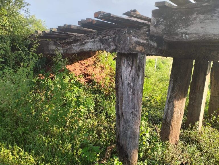 El puente en Cerro Guy, debe ser sustituido por otra pasarela que pueda brindar seguridad
