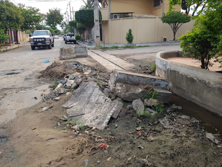 Obra inconclusa en el barrio Itay de Asunción.