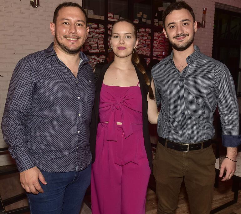 Mario Cristaldo, Paola Vázquez y Leonardo Carballo.