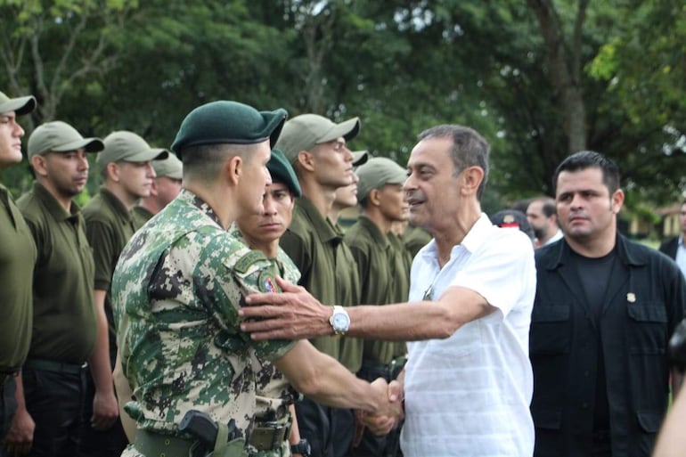 El ministro Ángel Barchini pidió a los aspirantes lealtad, patriotismo, capacidad y honestidad.