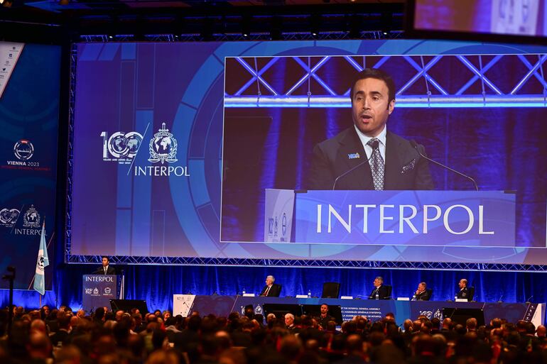 En su esfuerzo por fortalecer la lucha global contra el crimen organizado y el terrorismo, Interpol ha hecho accesible a las policías de sus 196 países miembros un nuevo sistema biométrico de identificación, conocido como “BioHub”, informó la organización policial este miércoles en Viena.