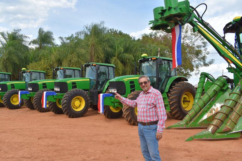 Presidente de Neualco SA, Carlos Morínigo, en la presentación de la nueva maquinaria agrícola.