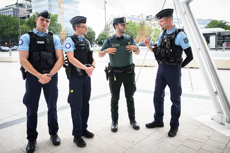 El dispositivo de seguridad moviliza a unos 45 agentes en París.