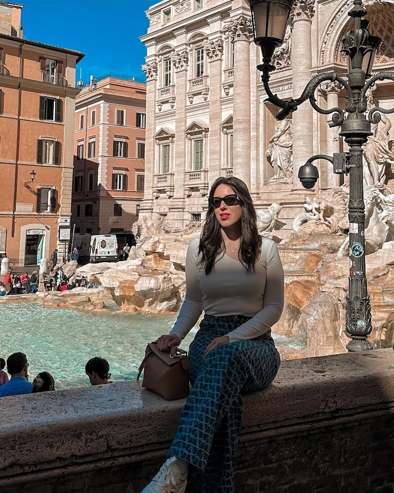 ¡Divina! Alexia Notto en la Fontana di Trevi.
(Instagram/Alexia Notto)