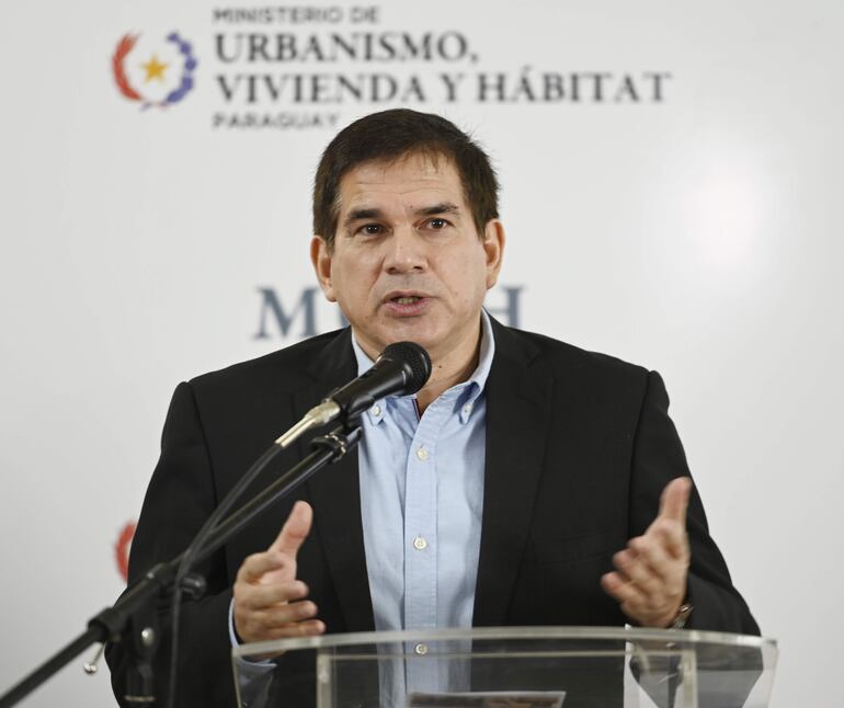 Juan Carlos Baruja, ministro de Urbanismo.