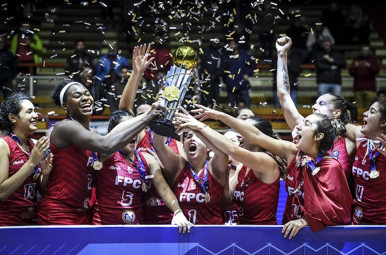 Festejan las chicas de Félix Pérez en la Liga Sudamericana’22.