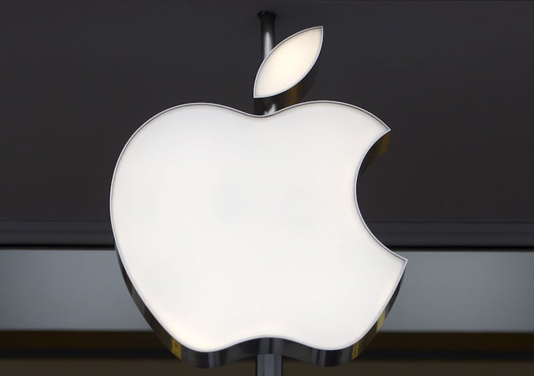 Logo de la empresa Apple en una tienda en Washington (Estados Unidos).