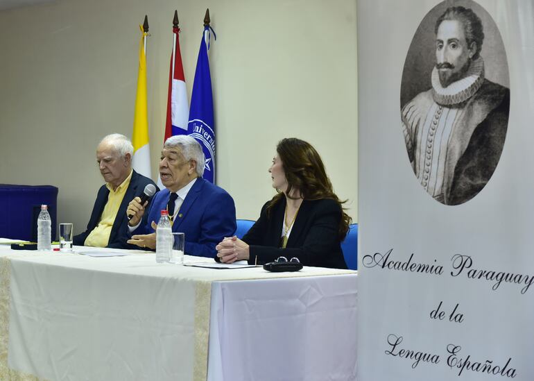 Bernardo Nery Farina fue electo para presidir la Academia Paraguaya de la Lengua Española hasta el 2026.