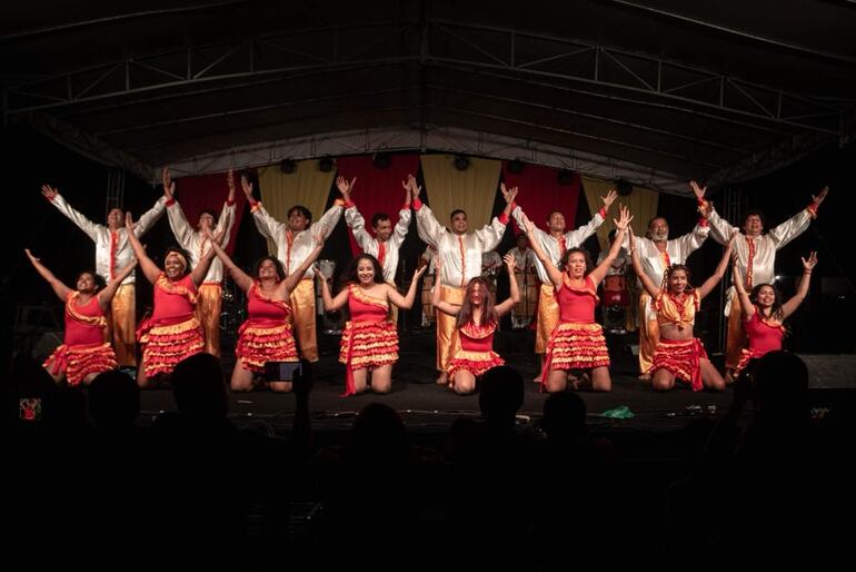 El Grupo Tradicional Kamba Kua, de Lázaro Medina, es el grupo anfitrión de esta celebración.