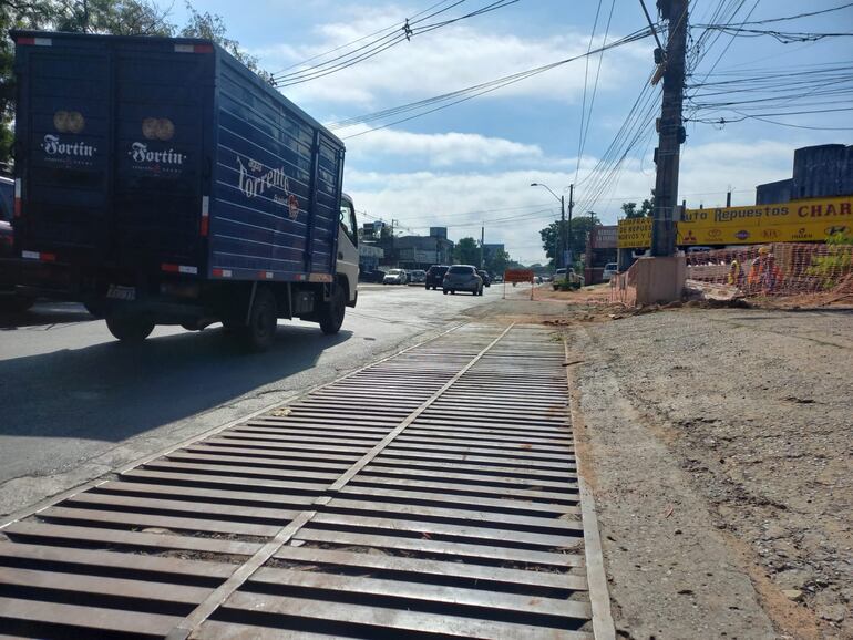 Cierre de Eusebio Ayala. Rehabilitación temporal de la avenida.