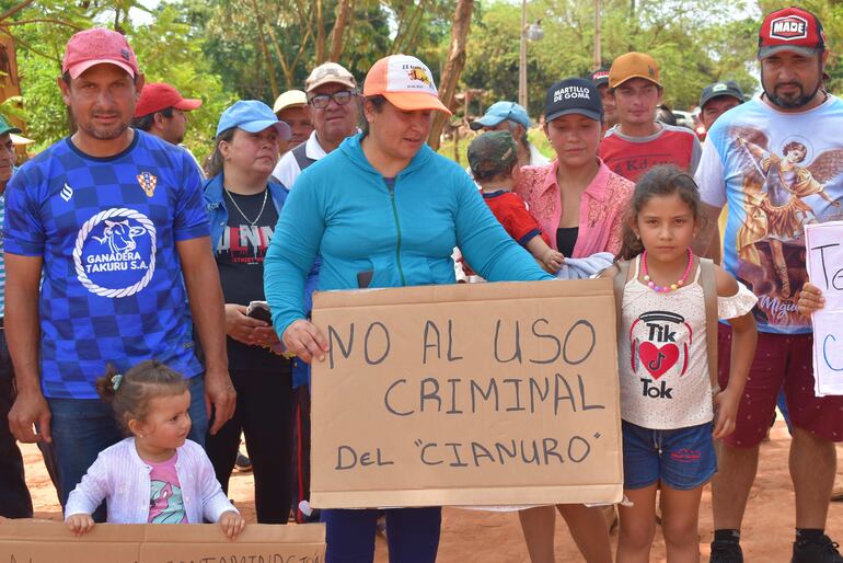 Los lugareños piden el uso adecuado del cianuro para la extracción de oro.