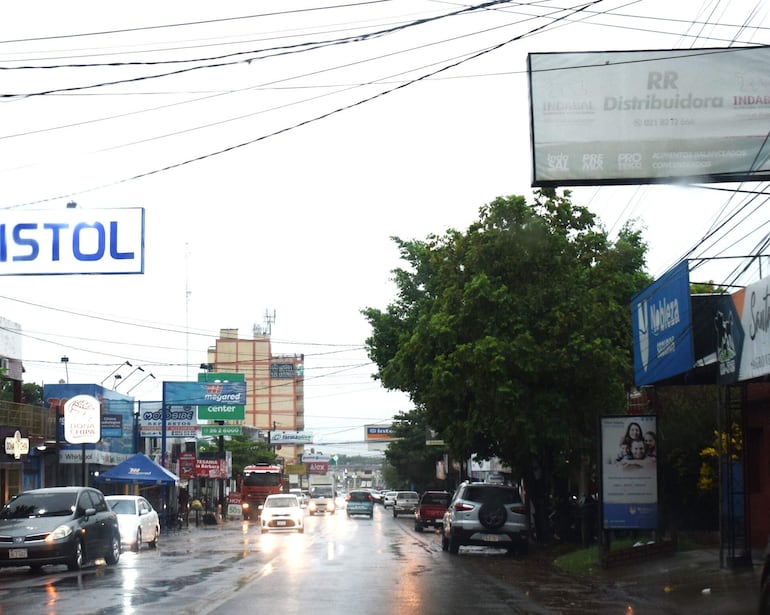 Persiste este miércoles la alerta para nueve departamentos del país. Seguirán las lluvias.