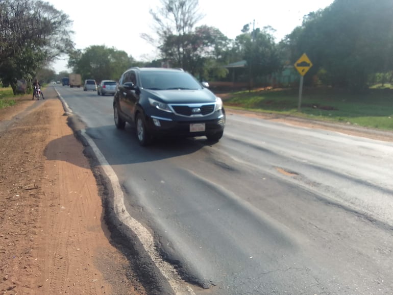 Desastrosas condiciones de la ruta PY08 en el límite entre los municipios de Liberación y Guayaybí.