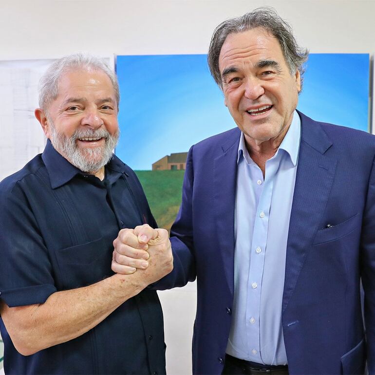 El presidente brasileño Luis Inácio "Lula" da Silva y el cineasta Oliver Stone.