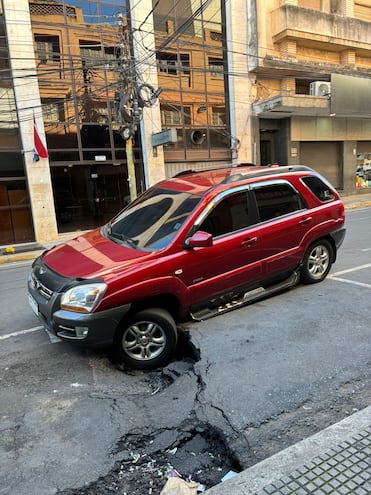 Este 25 de diciembre, varios conductores reportaron dos peligrosos hundimientos en Estrella y Alberdi, pleno microcentro de Asunción.