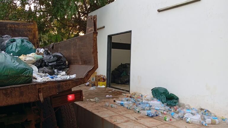 Basura Patológica del IPS hallada entre Basura orgánica.