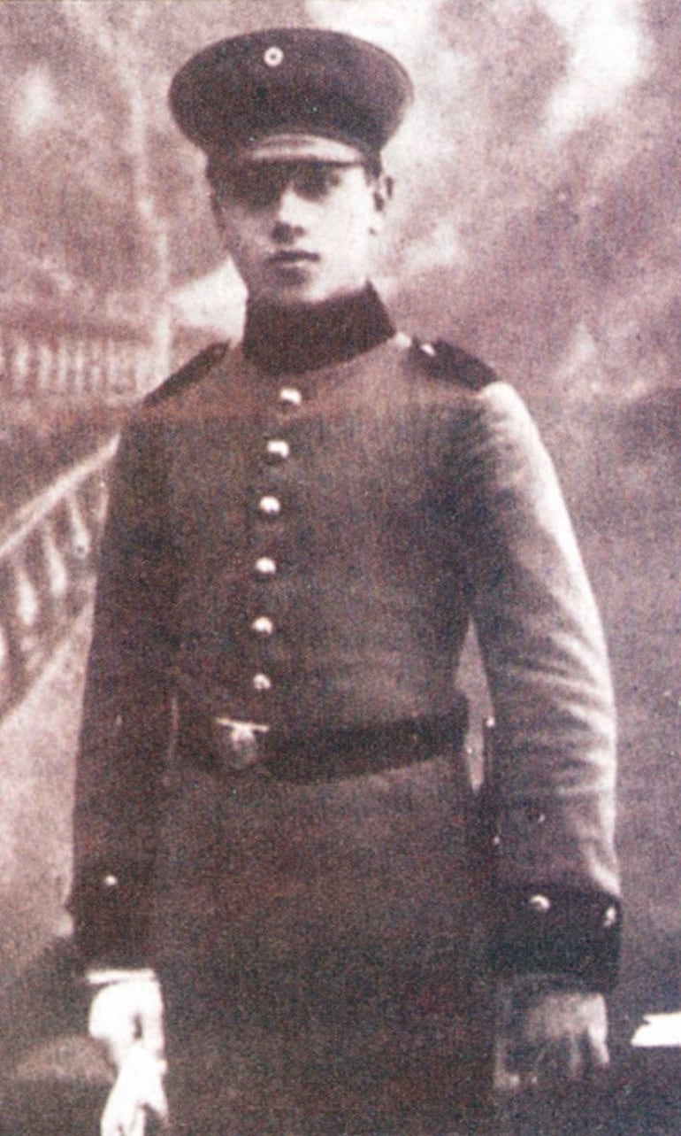 El teniente Adolfo Rojas Silva. 