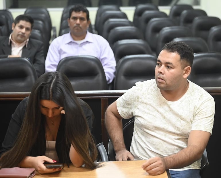 Los policías Evelyng Núñez y Cemión Arce, condenados a 4 años cada uno por cohecho pasivo agravado, privación de libertad y extorsión en grado de tentativa.